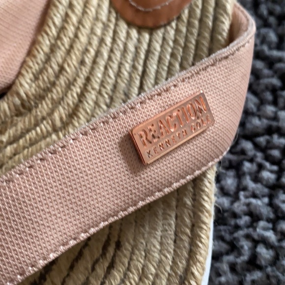 NEW Kenneth Cole Reaction Beach Wedge Sandals Size 6.5 - Picture 3 of 3